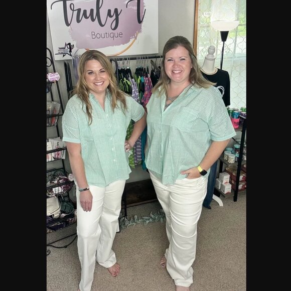 Green & Ivory Short Sleeve Stripes Collard Top - Picture 2 of 4